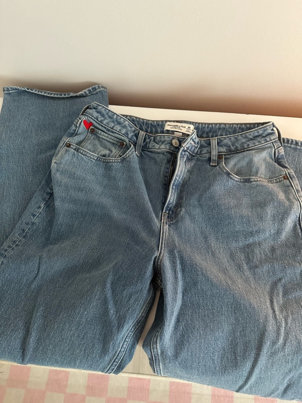 Abercrombie & Fitch Curve Love 90s Relaxed Jeans with Red Heart Stitch - Picture 2 of 3